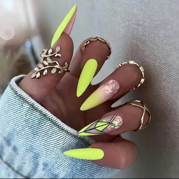 Sexy Neon Green and Black Stiletto Press on Nails - Picture 1 of 4